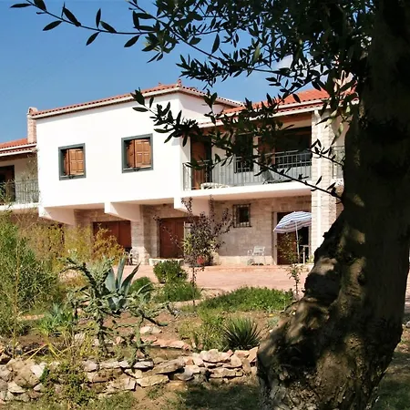 2 Bedrooms With Sea View Enclosed Garden And Wifi At Pirgos 2 Km Away From The Beach * Agios Ilias (Elis)
