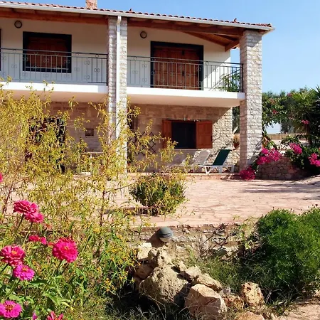 2 Bedrooms Appartement With Sea View Enclosed Garden And Wifi At Pirgos 2 Km Away From The Beach Apartment *