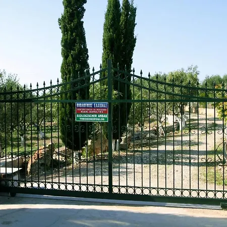 2 Bedrooms With Sea View Enclosed Garden And Wifi At Pirgos 2 Km Away From The Beach *